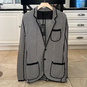 EFM menswear. Brand new blazer size M, 100% cotton in black and white.